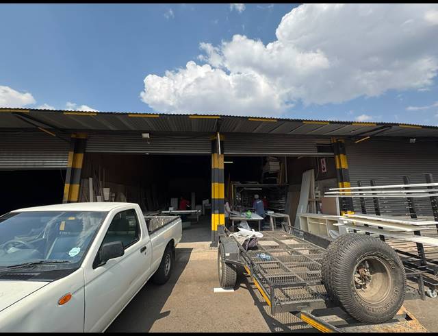 120M² WAREHOUSE TO LET IN SPARTAN